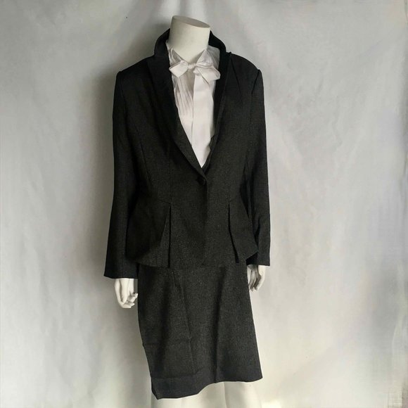 Mfrannie New Suit - includes blouse, skirt and blazer - Picture 1 of 16